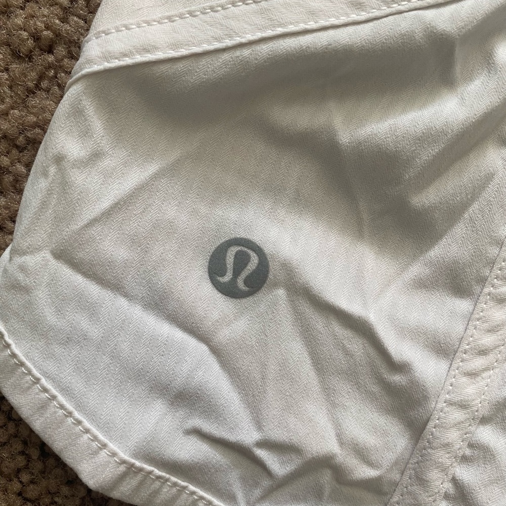 LULULEMON SHORTS🤍 - Picture 3 of 4